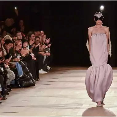 Άποψη | Τελικά, κατάφερε ο Pierpaolo Piccioli να κατευνάσει το πνεύμα του Cristóbal Balenciaga;