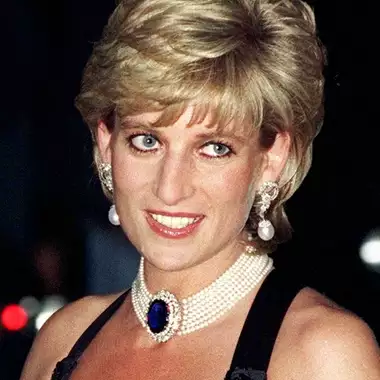 Πριγκίπισσα Diana | Η κρέμα προσώπου που χρησιμοποιούσε χαρίζει σύσφιξη κι ανόρθωση