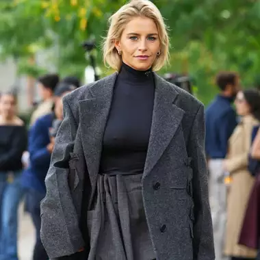 Γκρι παλτό, η chic επένδυση του φετινού χειμώνα