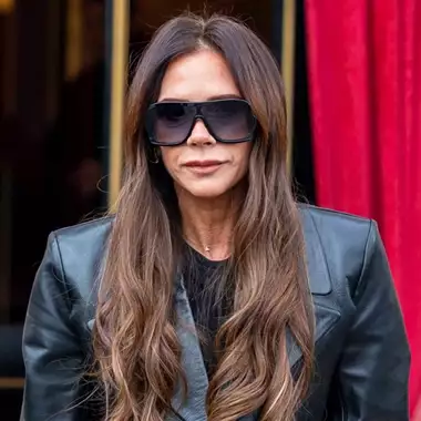 Η Victoria Beckham υιοθέτησε ήδη το μεγαλύτερο nail trend της άνοιξης