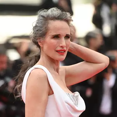 Ageless Icons | Μαθήματα ομορφιάς από γυναίκες που ξέρουν πώς να μεγαλώνουν ωραία