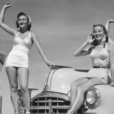 Τα στιλιστικά λάθη που πρέπει να αποφύγετε στα beach looks σας