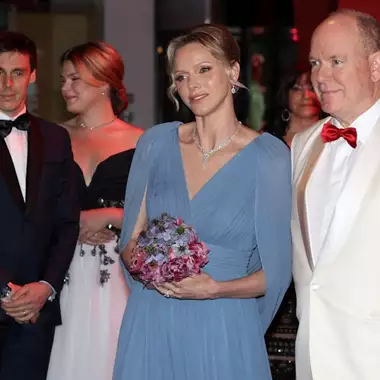 Charlene του Μονακό & Camille Gottlieb | Εκθαμβωτικές στο Red Cross Gala