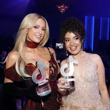 Ανταπόκριση από το Los Angeles | Όσα έγιναν στα πρώτα TikTok Awards στις Η.Π.Α.