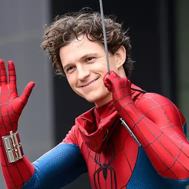 Tom Holland | H πτώση στα γυρίσματα της ταινίας "Spider-Man: Brand New Day" και η διακοπή των γυρισμάτων