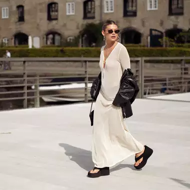 Πώς θα φορέσετε τα πιο δημοφιλή παπούτσια του καλοκαιριού