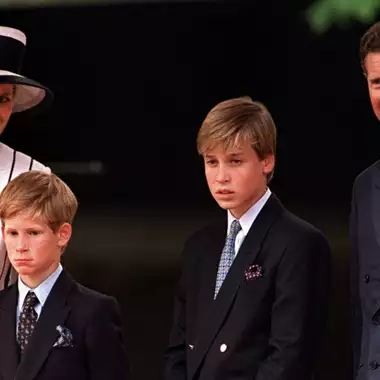 Η πριγκίπισσα Diana και ο βασιλιάς Κάρολος συγκρούστηκαν για τη διατροφή του Harry και του William