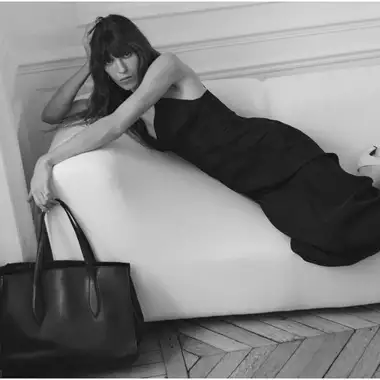 H Lou Doillon είναι το πρόσωπο για τη νέα τσάντα της Massimo Dutti