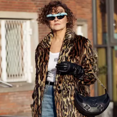 Τα πιο κολακευτικά τζιν παντελόνια για γυναίκες άνω των 50