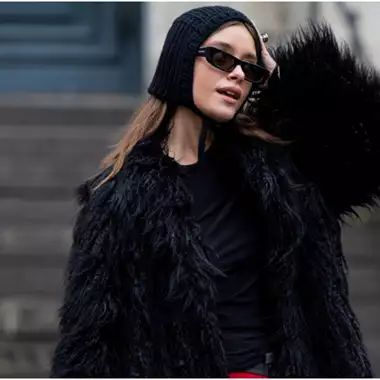 Τα faux fur παλτό είναι μονόδρομος αν θέλετε να είστε κομψές στο πολύ κρύο