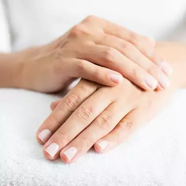 Πώς να κρατήσει περισσότερο το μανικιούρ σας στις καλοκαιρινές διακοπές