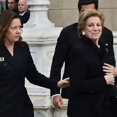 Άννα Μαρία | Το statement στοιχείο που επέλεξε για να τιμήσει τη μνήμη του τέως βασιλιά Κωνσταντίνου