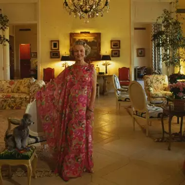 Ποια είναι η vintage καρέκλα "φρύνος" που επιστρέφει στη μόδα το 2026;