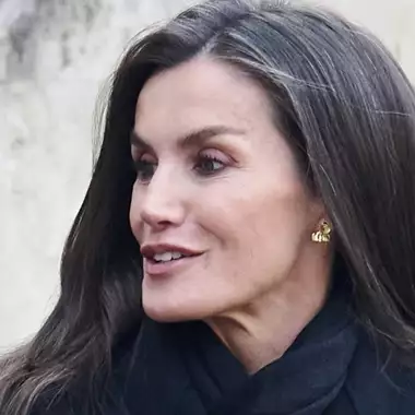 Η βασίλισσα Letizia φόρεσε ξανά το αγαπημένο της σακάκι σε επίσημη εμφάνιση