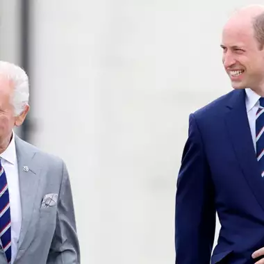 Βασιλιάς Κάρολος - Πρίγκιπας William | Πόσο πλούτο έχουν πατέρας και γιος