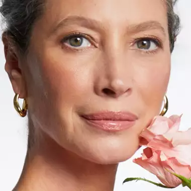 H Lancôme καλωσορίζει την Christy Turlington ως τη νέα της global ambassador