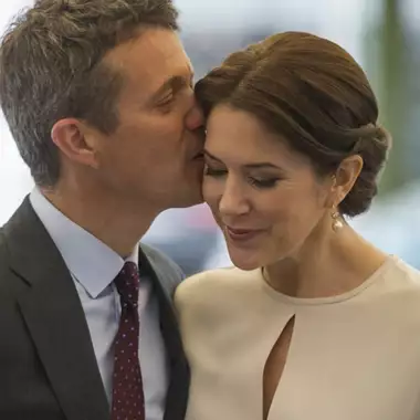 Τα αιχμηρά σχόλια για τις ατελείωτες διακοπές του βασιλιά Frederik και της βασίλισσας Mary της Δανίας