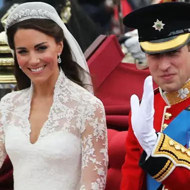 Ποια royal φόρεσε το ακριβότερο νυφικό όλων των εποχών; Δεν είναι η Lady Di ούτε η Kate Middleton