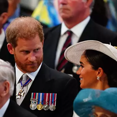 Harry & Meghan | Οι πρώτες φωτογραφίες της Lilibet και του Archie στην ευχετήρια κάρτα των Sussexes