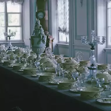 Αυτό το vintage τραπεζομάντιλο του 20ου αιώνα μπορεί να αξίζει σήμερα το βάρος του σε χρυσό