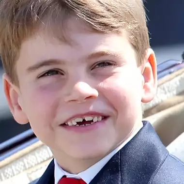 Ο Louis συνεχίζει να μας δίνει την πιο τρυφερή (και επαναστατική) πλευρά της βασιλικής οικογένειας