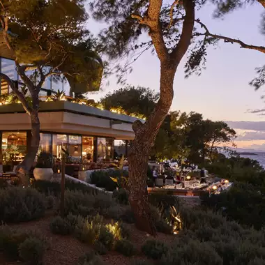 Valentine's Day στο Beefbar Athens | Γιορτάζοντας την αγάπη με φόντο την Αθηναϊκή Ριβιέρα