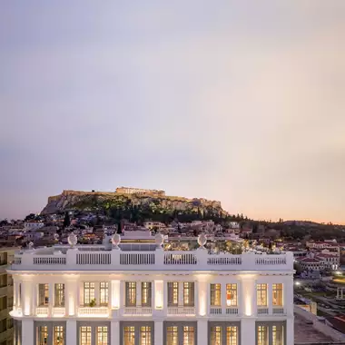 Το THE DOLLI ανακηρύχθηκε το "ομορφότερο ξενοδοχείο στον κόσμο" στα βραβεία Prix Versailles