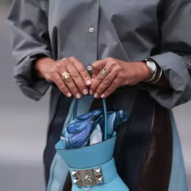 7 ιδέες για το μανικιούρ του χειμώνα από τις πιο κομψές γυναίκες άνω των 50