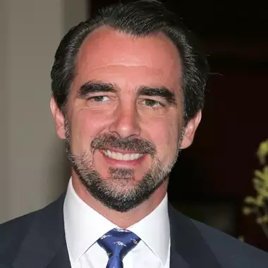 Τι ακριβώς κάνει ο Νικόλαος Ντε Γκρες στο Λονδίνο | Η κοινή αγάπη με τη Χρυσή Βαρδινογιάννη και η στήριξη από τη Nina Flohr και τον Φίλιππο