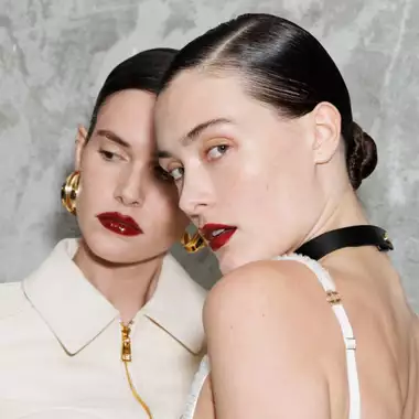 Holiday's Essentials | Τα 10 must have εορταστικά προϊόντα ομορφιάς