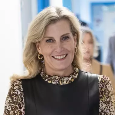 Η απροσδόκητη εμφάνιση της δούκισσας Sophie με δερμάτινο φόρεμα