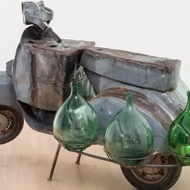 Les fleurs du mâle | Τα έργα του Romuald Hazoumè για πρώτη φορά στην Αθήνα