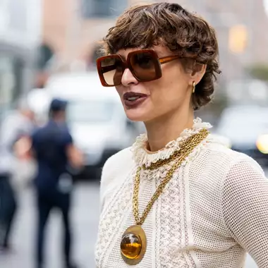 Τρία ολέθρια λάθη στην εφαρμογή του foundation που σας κάνουν να δείχνετε μεγαλύτερη