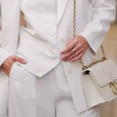 Αντίο bubble bath nails | Αυτό είναι το "καθαρό" μανικιούρ που θα τα αντικαταστήσει