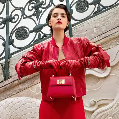 Trend Talk powered by Answear | Πώς να ενσωματώσετε το κόκκινο, το απόλυτο χρώμα της σεζόν, στην γκαρνταρόμπα σας