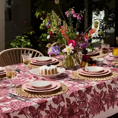 Ρομαντισμός και floral μοτίβα για την art de la table της άνοιξης