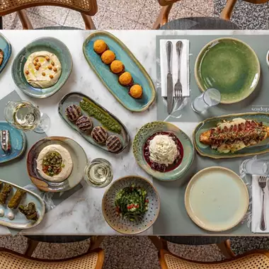 Ένας Dopios στη Γλυφάδα