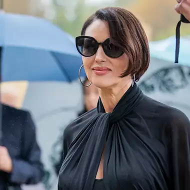 Τα κοντά κουρέματα που κολακεύουν κάθε 50something γυναίκα