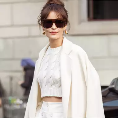 Τα cable knit πουλόβερ θα είναι πάντα τα αγαπημένα μας για τον χειμώνα