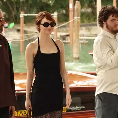 Γιώργος Λάνθιμος & Emma Stone στο Palazzo del Casinò για το 82ο Φεστιβάλ Κινηματογράφου της Βενετίας