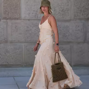 Οι τσάντες που ταιριάζουν με όλα τα καλοκαιρινά looks