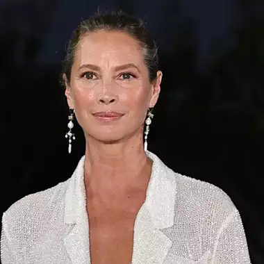 Τα καλύτερα foundations για γυναίκες άνω των 50