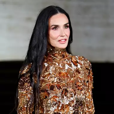 Demi Moore | Ξανά με girly αφέλειες, τρεις δεκαετίες μετά την ταινία Striptease