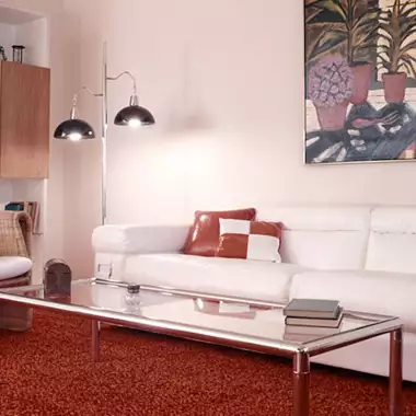 Grandmacore | Ποια έπιπλα της γιαγιάς αξίζουν πλέον έως και 1800 ευρώ;