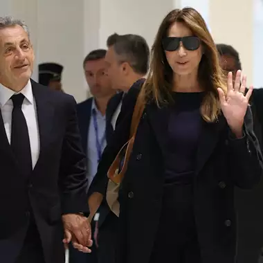 Carla Bruni & Nicolas Sarkozy | H κόρη τους έγινε 14 χρόνων δύο μέρες πριν ο πολιτικός οδηγηθεί στη φυλακή