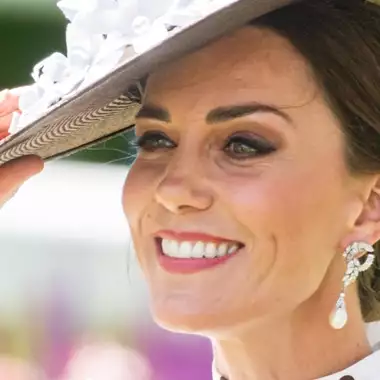 Kate Middleton | Ο απίθανος λόγος που δεν θα κληρονομήσει τη γαμήλια τιάρα της Diana