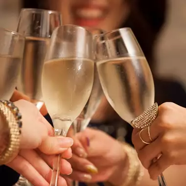 10 tips για να μην πάρετε κιλά τα Χριστούγεννα