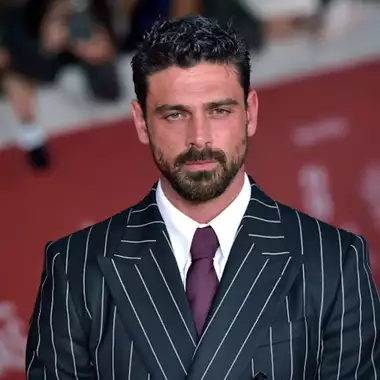 Michele Morrone | Πού βρίσκεται σήμερα ο hot πρωταγωνιστής του 2020;