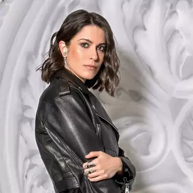 Η Θεόβη Στύλλου στο Harper's Bazaar: "Για πρώτη φορά στη ζωή μου χαίρομαι να πηγαίνω στη δουλειά"