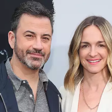 Molly McNearney | Η σύζυγος του Jimmy Kimmel είναι το δεξί του χέρι και η καλύτερη φίλη της Jennifer Aniston